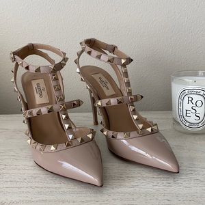 Gorgeous Valentino Rockstud Pumps in Patent Poudre